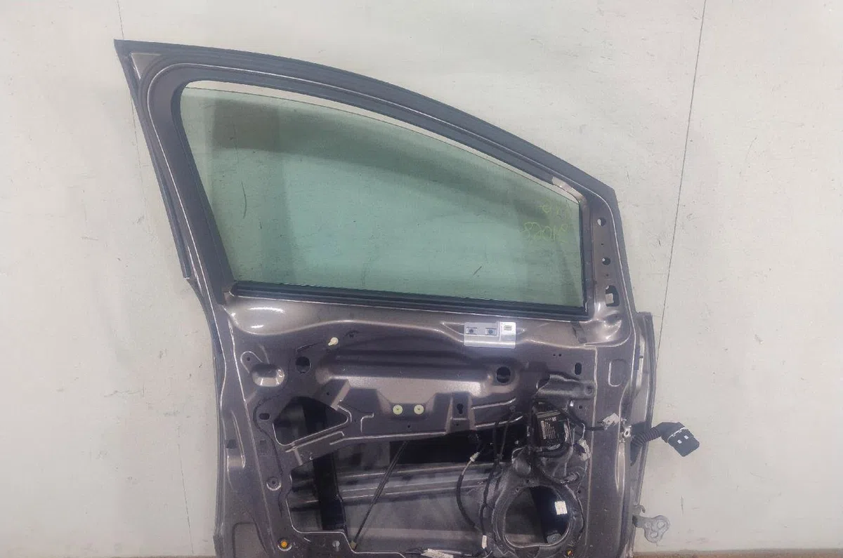 Porte avant gauche Ford C-MAX II (DXA-CB7, DXA-CEU) 1.6 tdci (2010-2019) 5 portes occasion