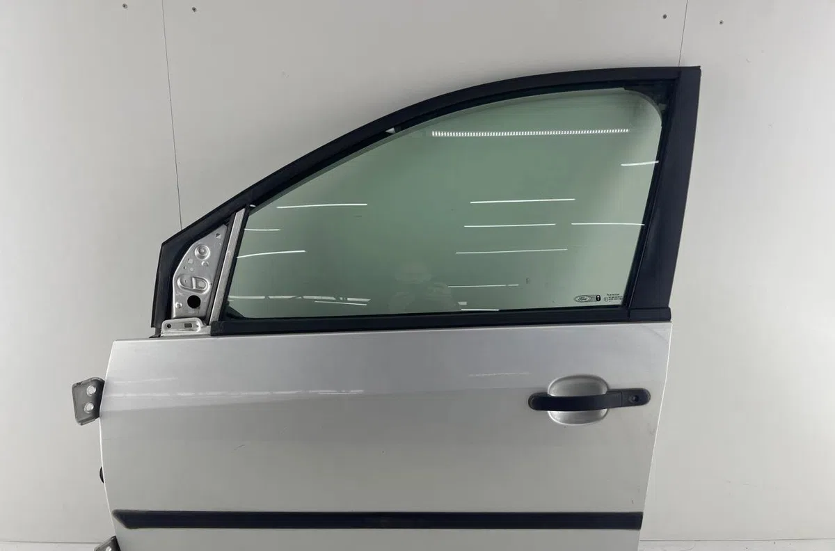 Porte avant gauche FORD FIESTA 5 PHASE 1 occasion