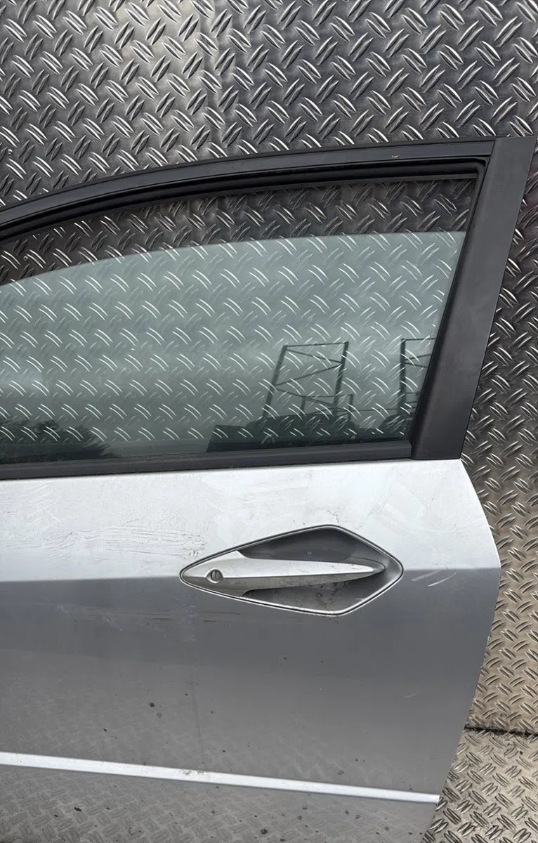 Porte avant gauche Honda CIVIC VIII A trois volumes (FD, FA) 1.8 (fd1, fd7) (2005-2012) occasion
