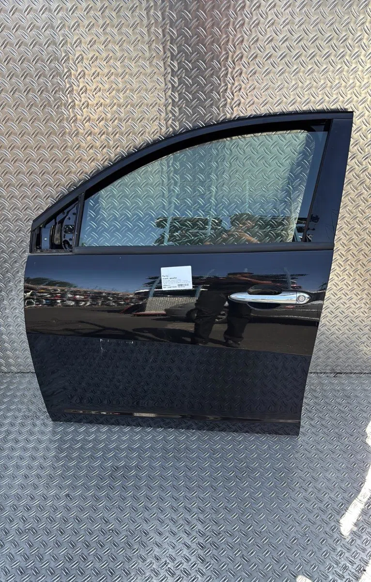 Porte avant gauche Lancia YPSILON (312_) 0.9 twinair (312.pxg11, 312.pxg1a, 312.yxg11, 312.yxg1a) (2011) occasion