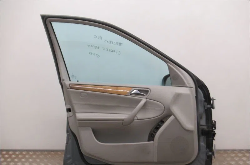 Porte avant gauche Mercedes-benz CLASSE C (W203) C 200 cdi (203.007) (2003-2007) occasion