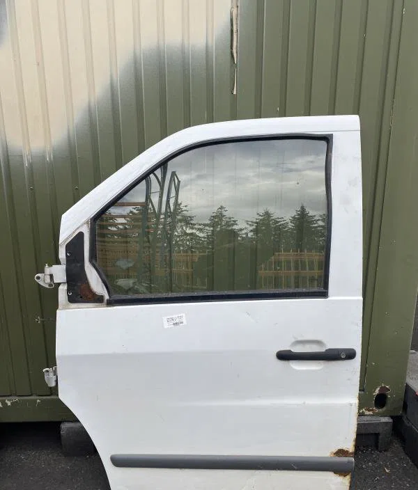 Porte avant gauche Mercedes-benz VITO Camionnette (W638) 112 cdi 2.2 (638.094) (1999-2003) occasion