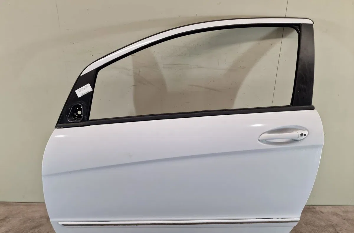 Porte avant gauche MERCEDES CLASSE A 169 CLASSE A 169 PHASE 1 occasion
