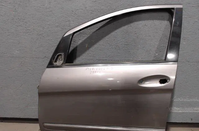 Porte avant gauche MERCEDES CLASSE B 245 CLASSE B 245 PHASE 1 occasion