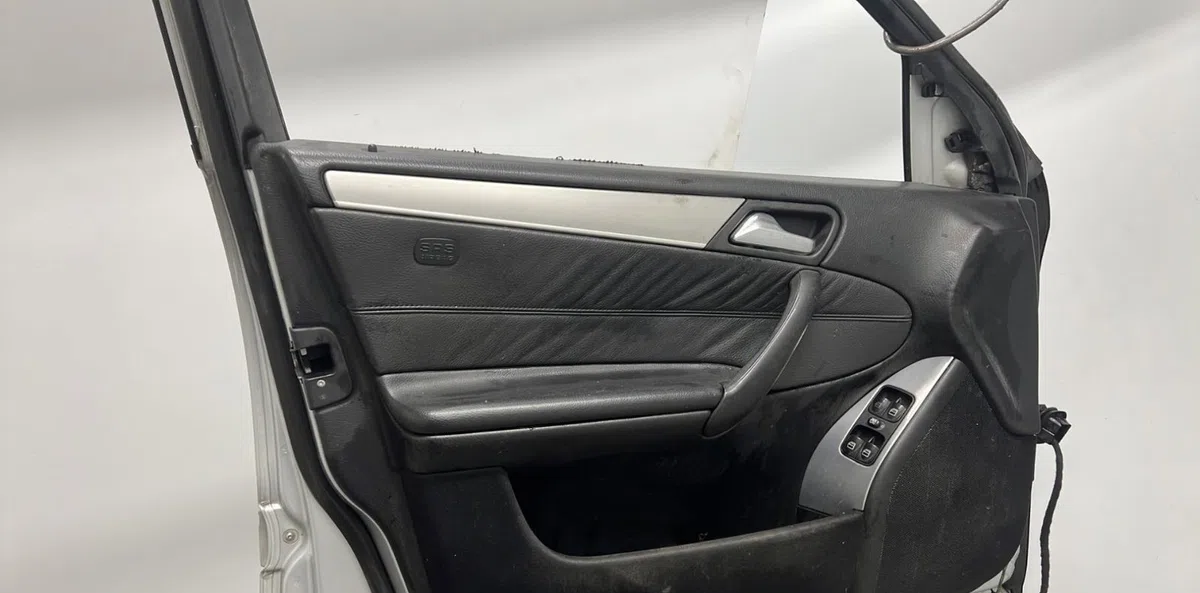 Porte avant gauche MERCEDES CLASSE C 203 PHASE 1 BREAK occasion