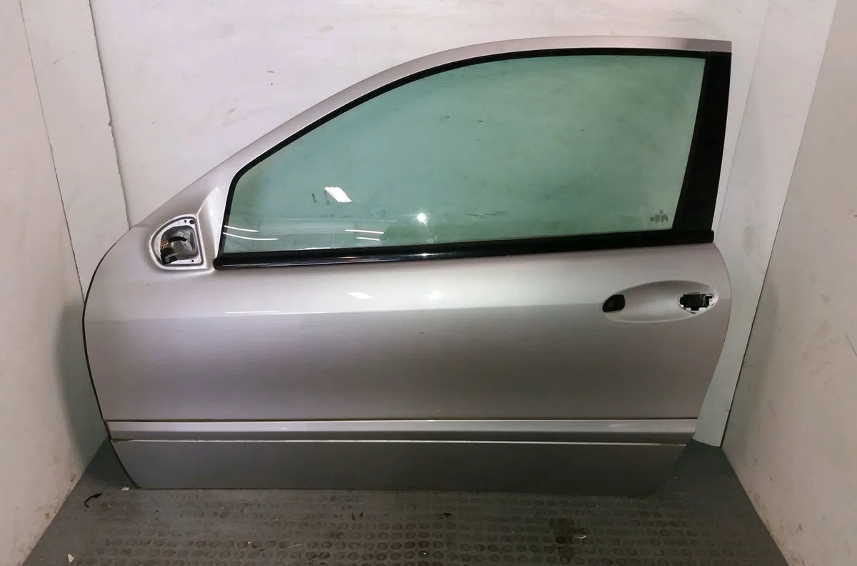 Porte avant gauche MERCEDES CLASSE C COUPE SPORT II 2001 occasion