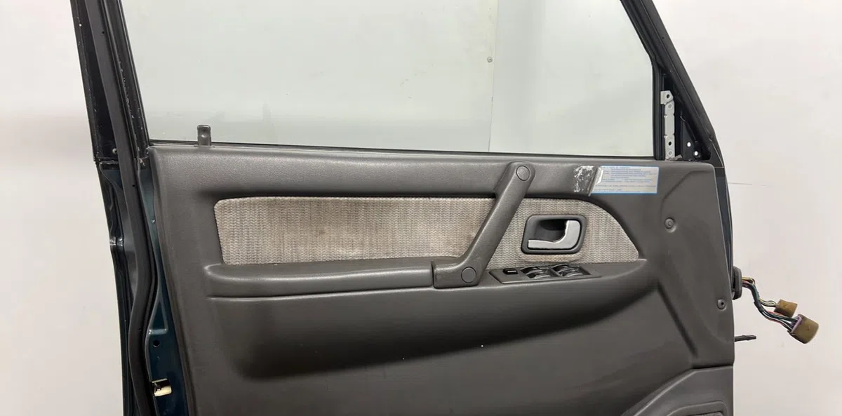 Porte avant gauche MITSUBISHI PAJERO 2 PHASE 1 occasion