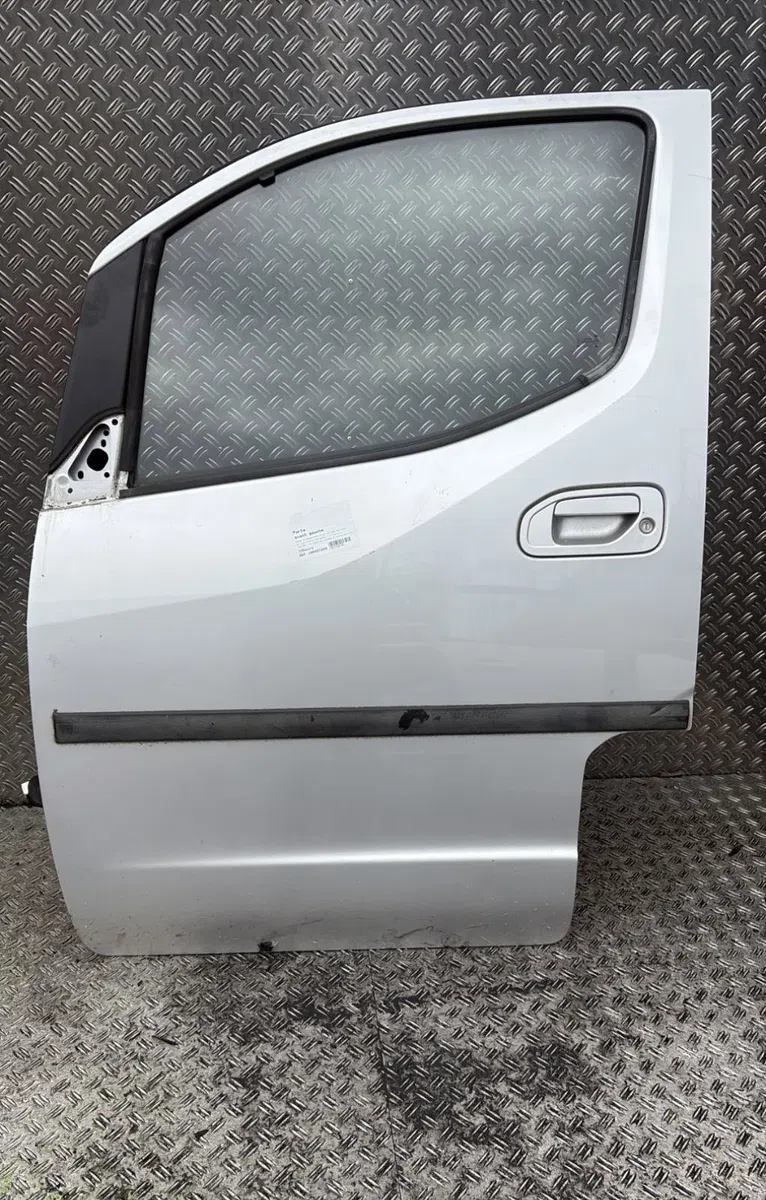 Porte avant gauche Nissan NV200 - EVALIA Autobus-Autocar 1.5 dci 110 (m20, m20m) (2011) occasion