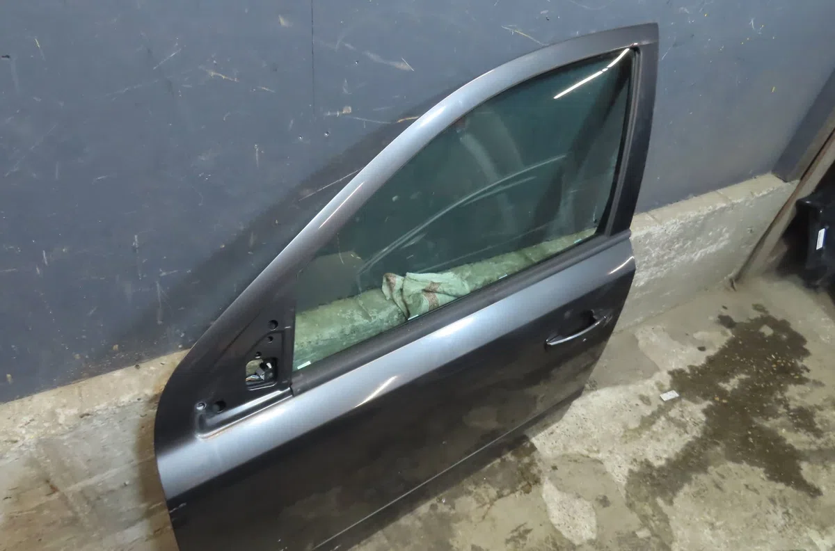 Porte avant gauche Opel ASTRA H (A04) 1.7 cdti (l48) (2004-2010) occasion