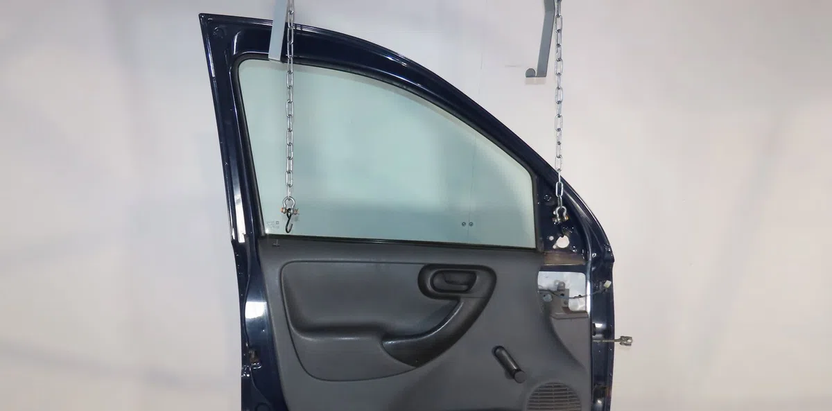 Porte avant gauche Opel COMBO Camionnette-Monospace 1.7 dti 16v (2001) occasion