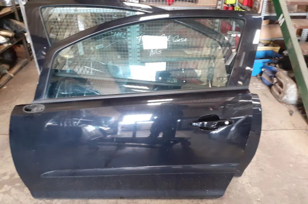 Porte avant gauche Opel CORSA D (S07) 1.3 cdti (l08, l68) (2006-2014) 3 portes occasion