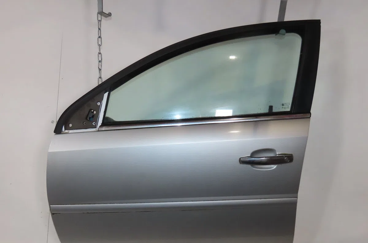 Porte avant gauche Opel VECTRA C GTS (Z02) 1.9 cdti (f68) (2004-2009) occasion