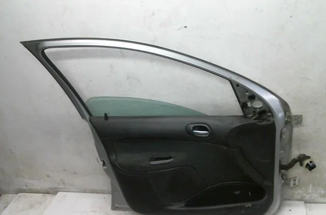 Porte avant gauche Peugeot 206 SW (2E-K) 2.0 hdi (2002-2007) occasion