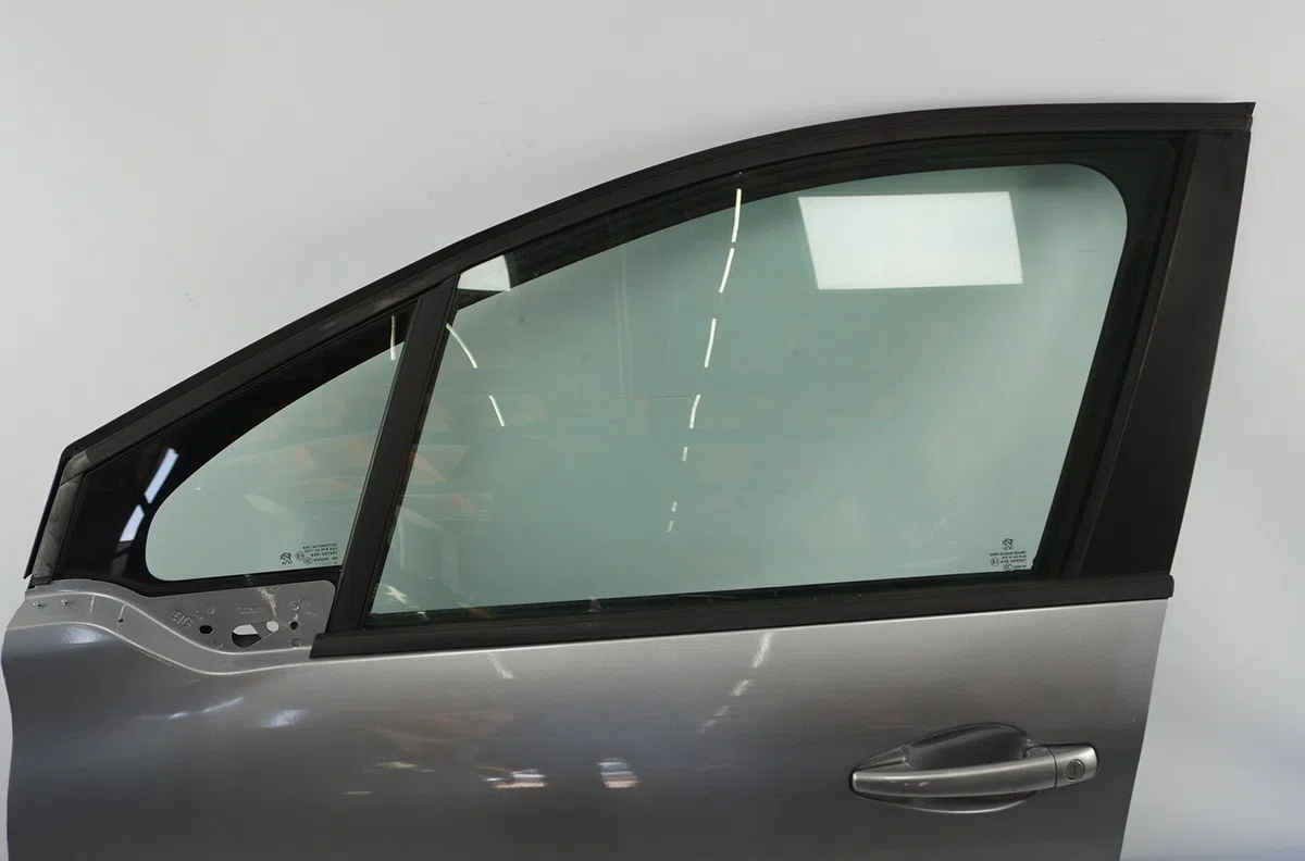 Porte avant gauche Peugeot 208 I (CA_, CC_) 1.2 puretech 82 (2018) occasion