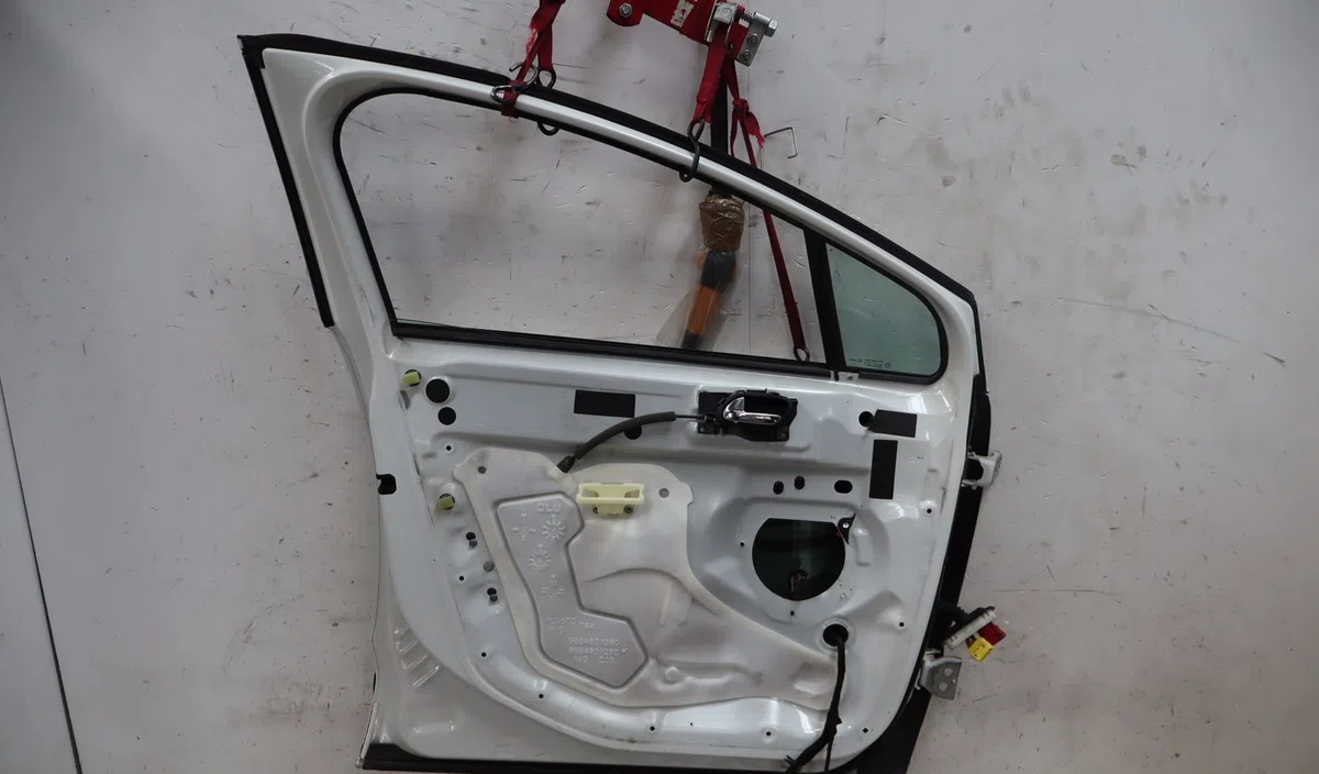 Porte avant gauche Peugeot 3008 Monospace (0U_) 2.0 hdi hybrid4 (0urhca) (2011-2016) occasion