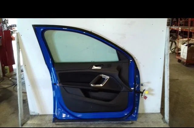 Porte avant gauche Peugeot 308 II (LB_, LP_, LW_, LH_, L3_) 1.2 thp 110 (2013-2021) occasion