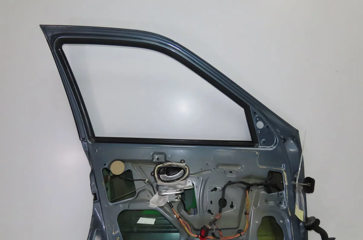 Porte avant gauche Peugeot 406 Break (8E-F) 2.0 hdi 90 (1999-2004) occasion