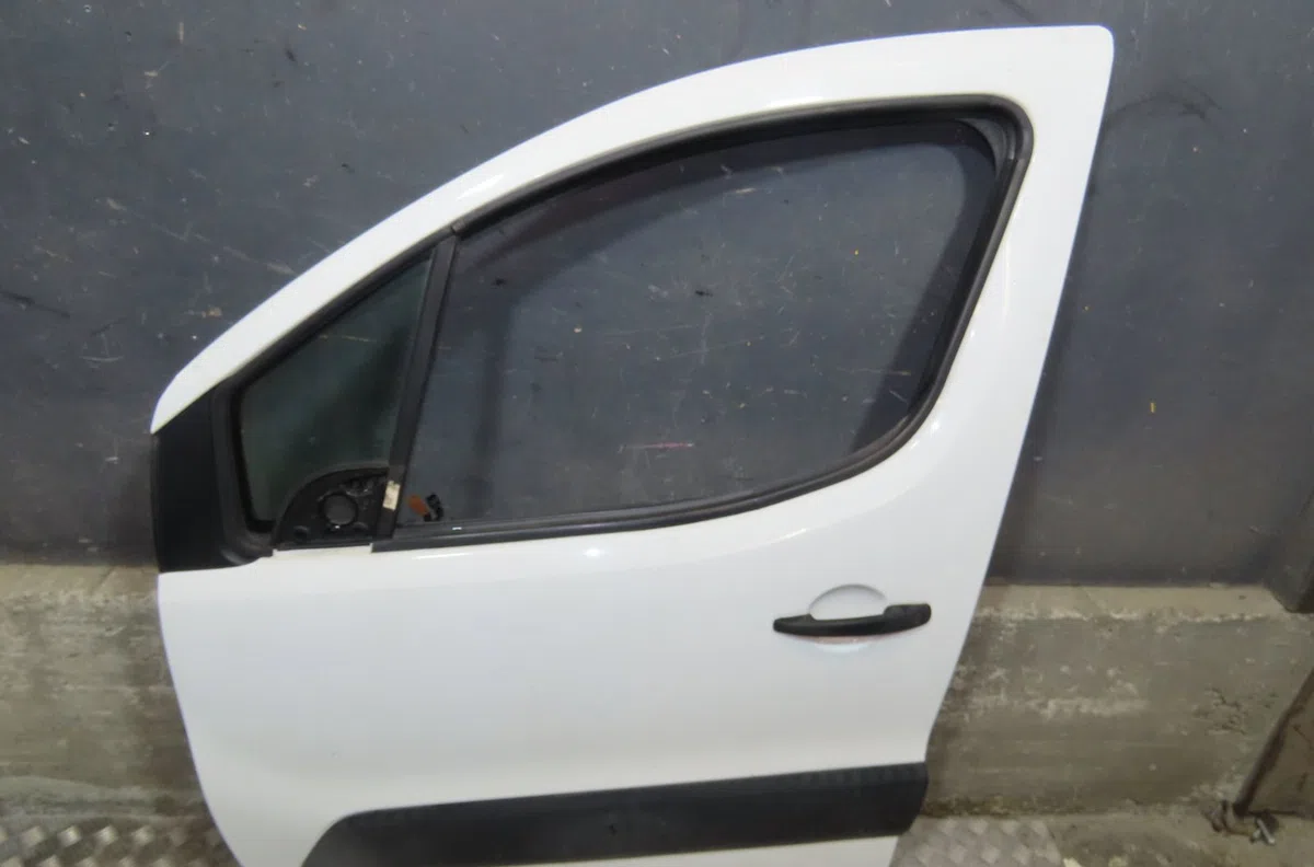 Porte avant gauche Peugeot PARTNER Camionnette-Monospace 1.6 hdi 16v (2008) occasion