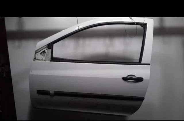 Porte avant gauche Renault CLIO III (BR0-1, CR0-1) 1.5 dci (c-br0g, c-br1g) (2005-2012) 5 portes occasion