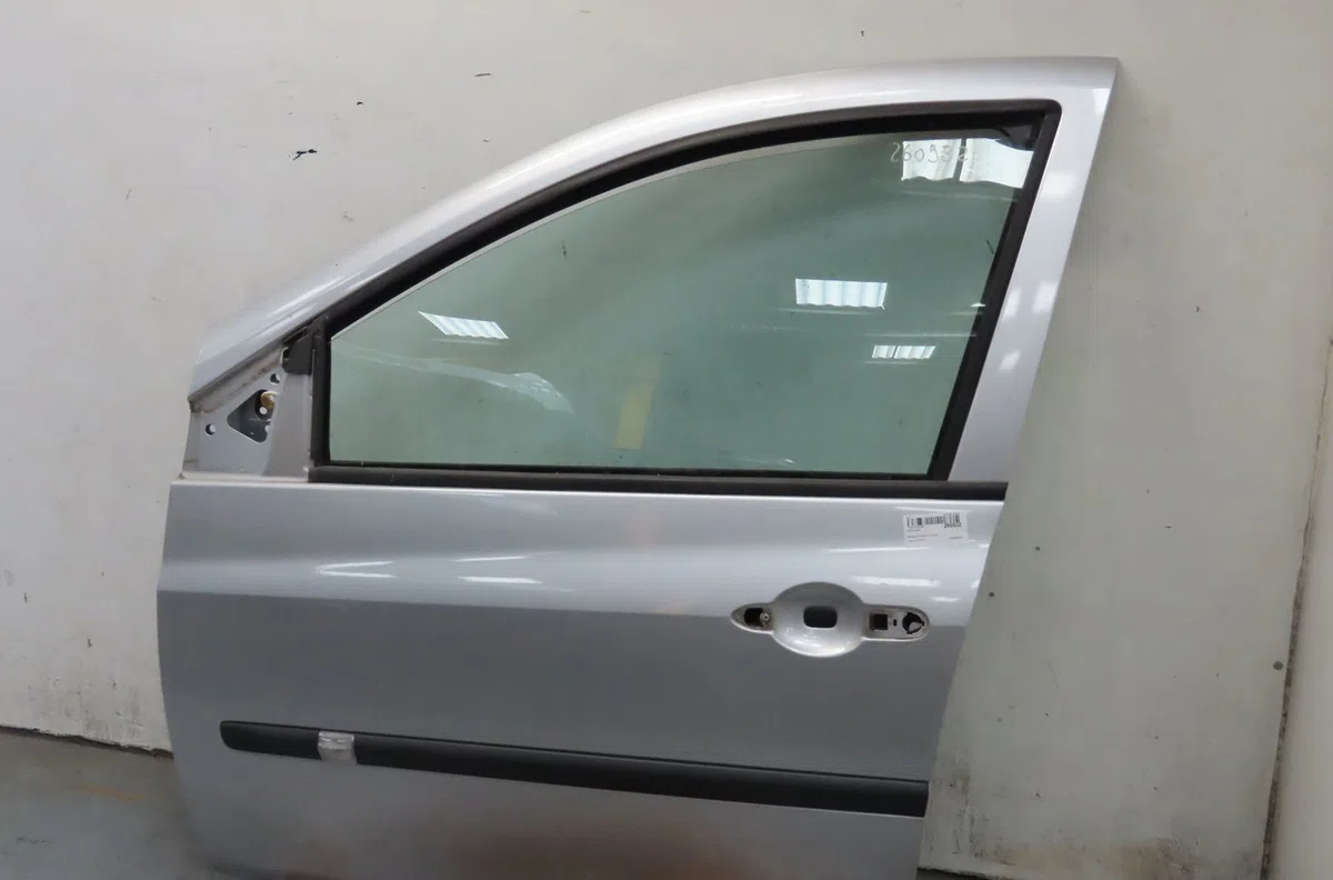 Porte avant gauche Renault CLIO III Grandtour (KR0-1_) 1.2 16v (kr02, kr0j) (2008-2014) occasion