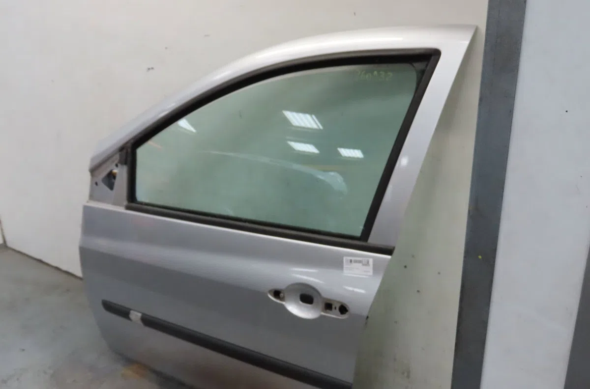 Porte avant gauche Renault CLIO III Grandtour (KR0-1_) 1.2 16v (kr02, kr0j) (2008-2014) occasion