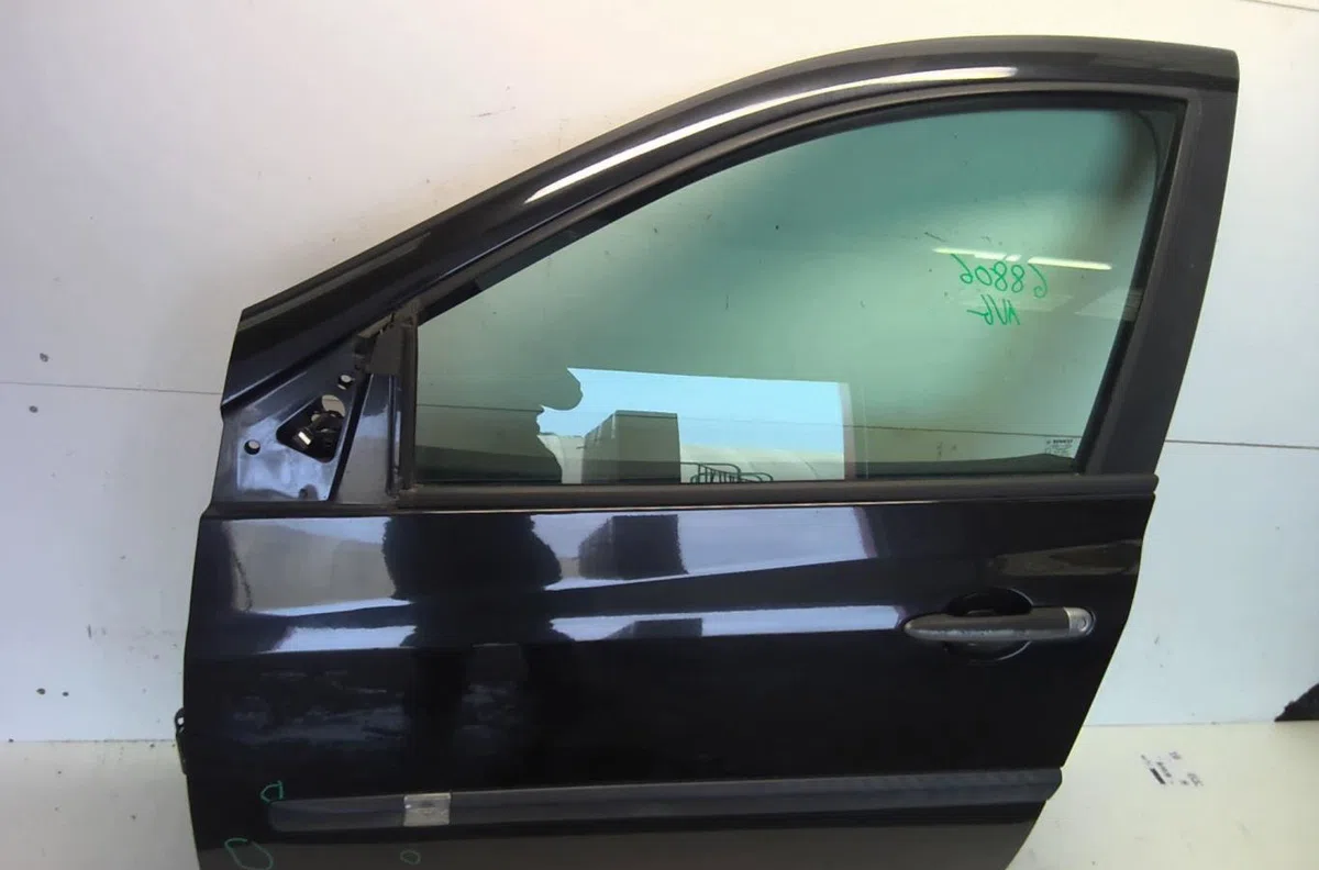 Porte avant gauche Renault CLIO III Grandtour (KR0-1_) 1.5 dci (kr0f) (2007-2012) 5 portes occasion