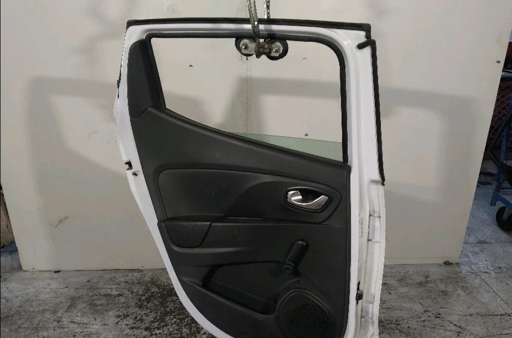 Porte avant gauche Renault CLIO IV (BH_) 1.2 16v (2012) occasion