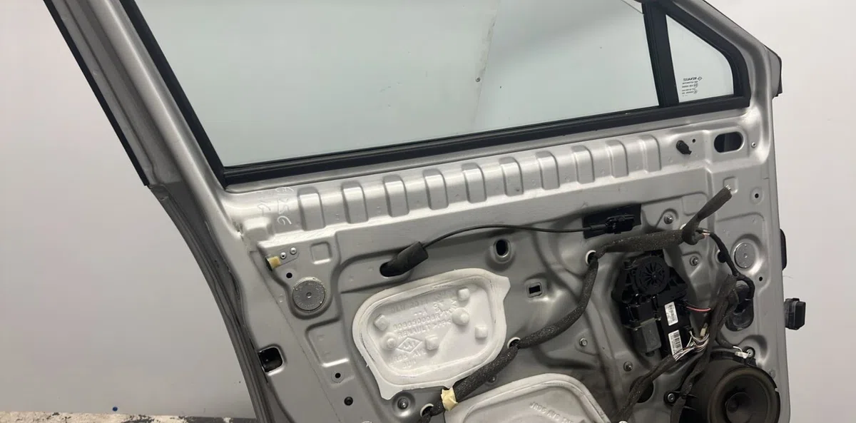 Porte avant gauche RENAULT GRAND SCENIC 3 PHASE 1 occasion