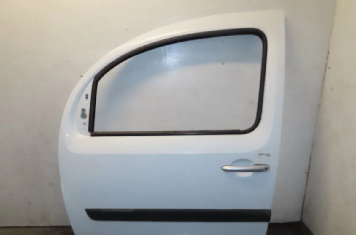Porte avant gauche Renault KANGOO - GRAND KANGOO II (KW0-1_) 1.5 dci 110 (kw0c, kw0h) (2010) occasion