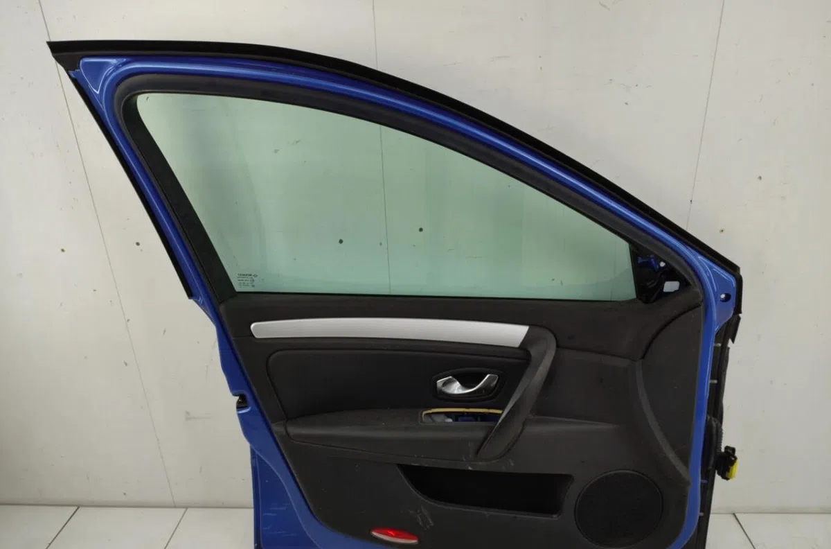 Porte avant gauche RENAULT LAGUNA 3 PHASE 1 occasion