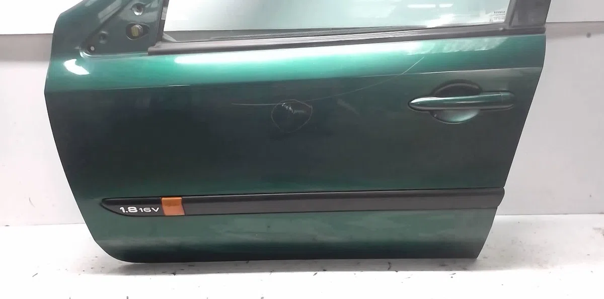 Porte avant gauche Renault LAGUNA II (BG0-1_) 1.6 16v (bg0a, bg0l) (2001-2005) occasion