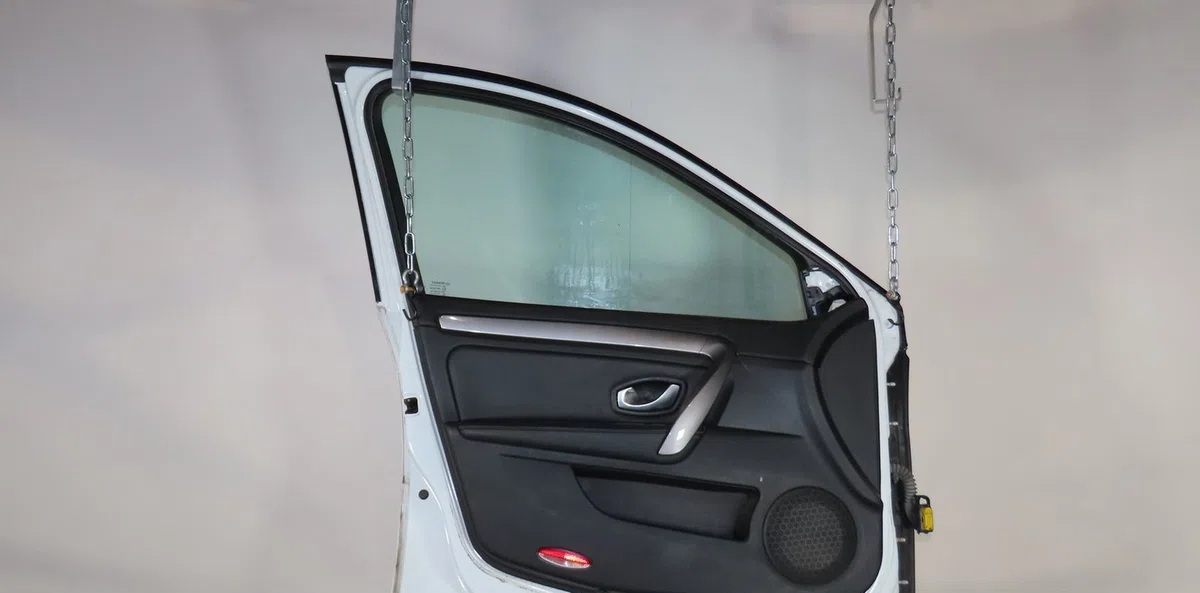 Porte avant gauche Renault LAGUNA III Grandtour (KT0-1) 1.5 dci (kt0a, kt0r, kt02) (2007-2015) occasion