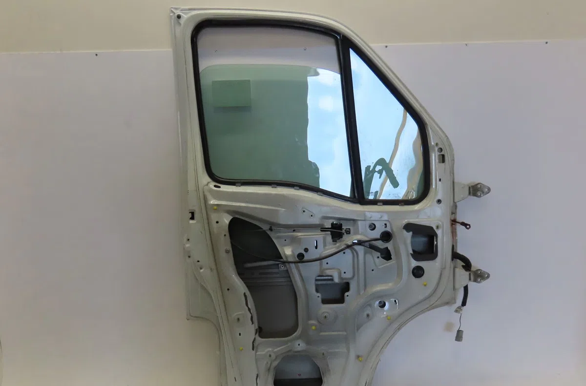 Porte avant gauche Renault MASTER II Camionnette (FD) 2.2 dci 90 (2000) occasion