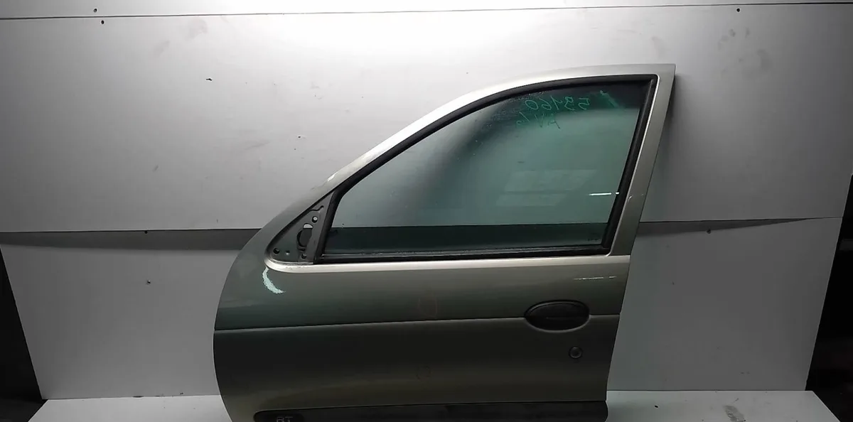 Porte avant gauche Renault MEGANE I (BA0-1_) 1.9 d eco (ba0a, ba0u, ba0r) (1996-2003) occasion