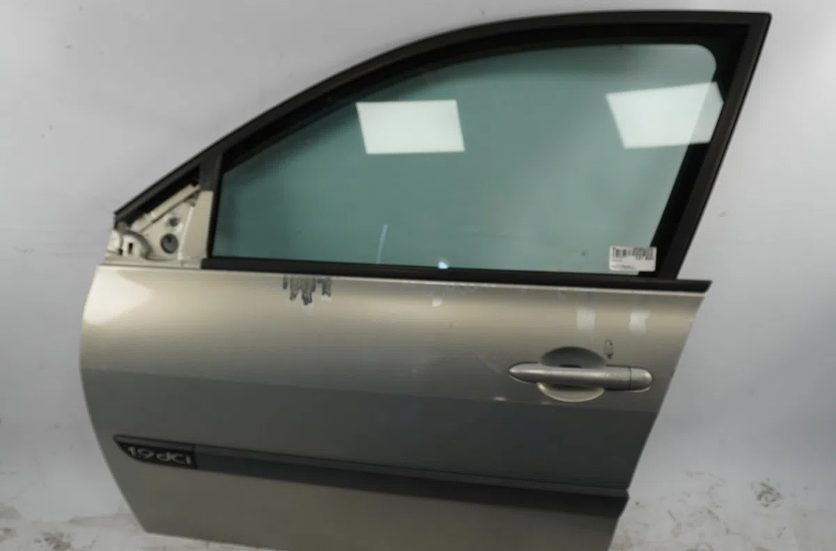 Porte avant gauche Renault MEGANE II Break (KM0-1_) 1.9 dci (kmrg, km1g, km0g, km2c) (2003-2009) occasion
