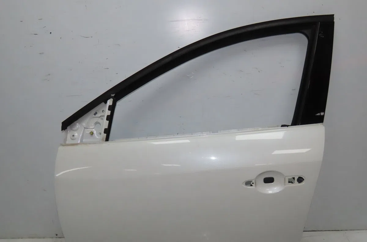 Porte avant gauche Renault MEGANE III 3-5 portes (BZ0-1_, B3_) 1.2 tce (bz2b, bz11) (2012-2015) 5 portes occasion