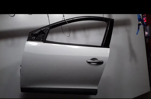 Porte avant gauche Renault MEGANE III Grandtour (KZ0-1) 1.9 dci (kz0j, kz0n, kz1s) (2009) occasion