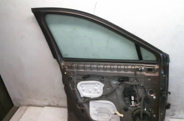 Porte avant gauche Renault SCÉNIC III (JZ0-1_) 1.5 dci (2009) 5 portes occasion