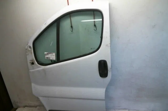 Porte avant gauche Renault TRAFIC II Camionnette (FL) 1.9 dci 80 (fl0b) (2001-2006) occasion