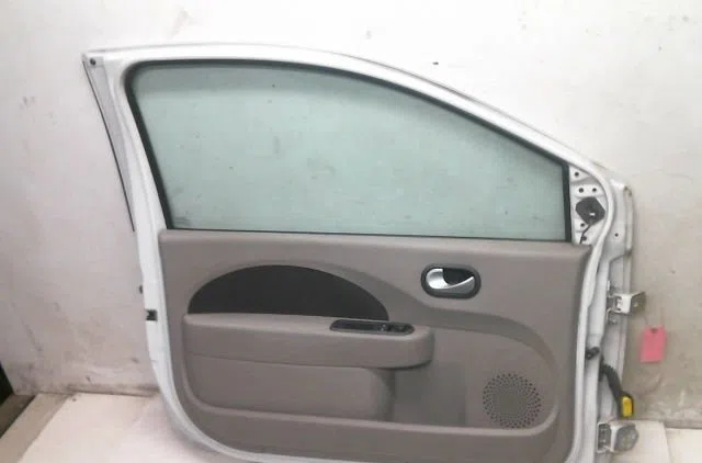 Porte avant gauche Renault TWINGO II (CN0_) 1.2 16v (cn0k, cn0v) (2007) 3 portes occasion