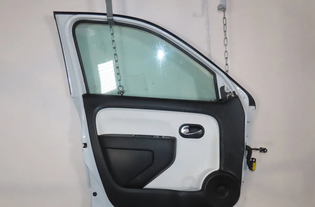 Porte avant gauche Renault TWINGO III (BCM_, BCA_) 1.0 sce 70 (2014) 5 portes occasion