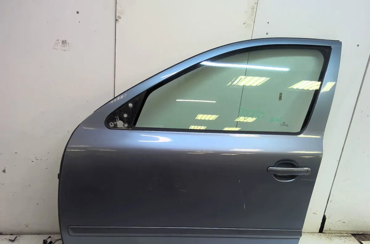 Porte avant gauche Skoda OCTAVIA II Combi (1Z5) 1.6 tdi (2009-2013) occasion
