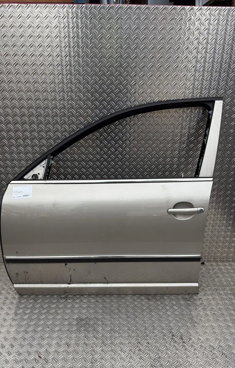 Porte avant gauche Skoda SUPERB I (3U4) 2.5 tdi (2001-2003) occasion