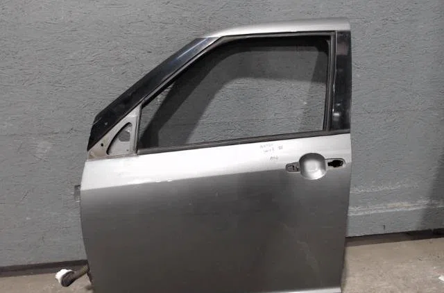 Porte avant gauche SUZUKI SWIFT 3 SWIFT 3 occasion