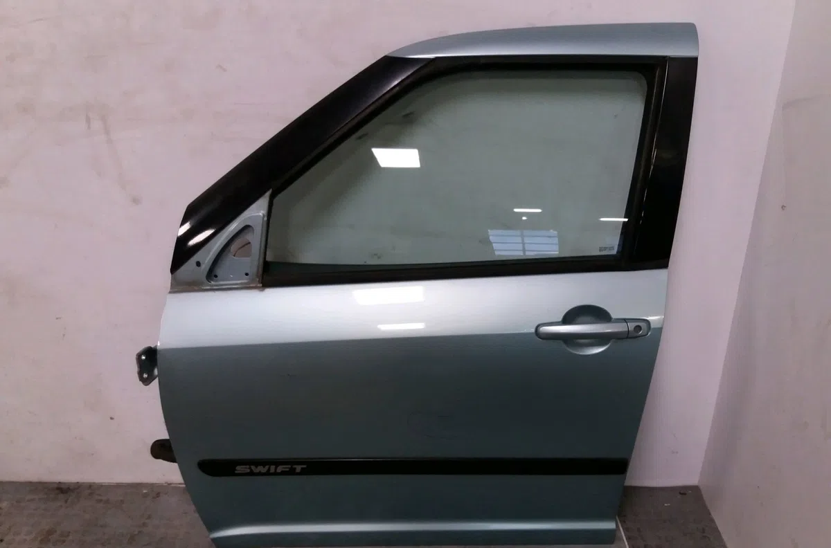 Porte avant gauche Suzuki SWIFT III (MZ, EZ) 1.3 ddis (rs 413d) (2005) 5 portes occasion