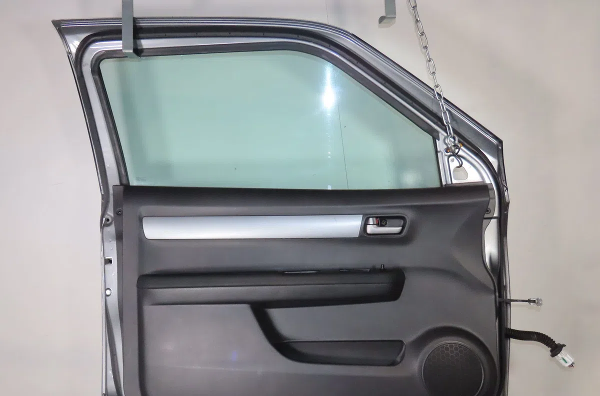 Porte avant gauche Suzuki SWIFT III (MZ, EZ) 1.3 ddis (rs 413d) (2005) occasion
