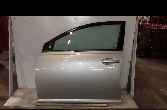 Porte avant gauche Toyota AVENSIS (_T25_) 2.0 d-4d (adt250_) (2006-2008) occasion