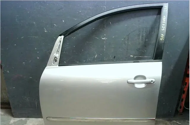 Porte avant gauche Toyota AVENSIS VERSO (_M2_) 2.0 (acm20_) (2001-2009) occasion