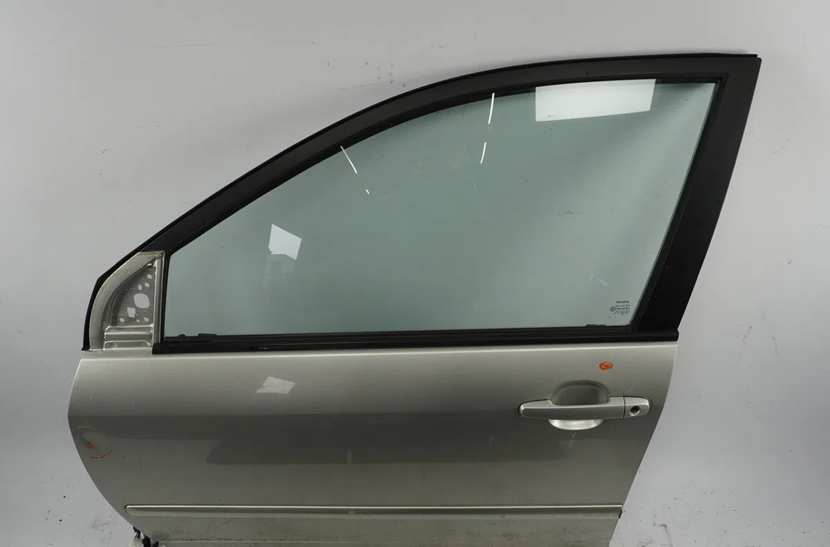 Porte avant gauche Toyota COROLLA (_E12_) 1.4 d (nde120_) (2004-2007) 5 portes occasion