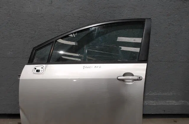 Porte avant gauche TOYOTA COROLLA VERSO 2 COROLLA VERSO 2 PHASE 1 occasion